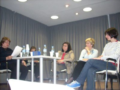 PROYECTO PEDAGÓGICO DE MÚSICA Y GÉNERO. Mesa Redonda compuesta por Magaly Ruiz, María Dolores Malumbres, Mercedes Zavala, Blanca Alfonso y Arantxa Hernández. 
Mayo 2010, Polimúsica, Madrid.